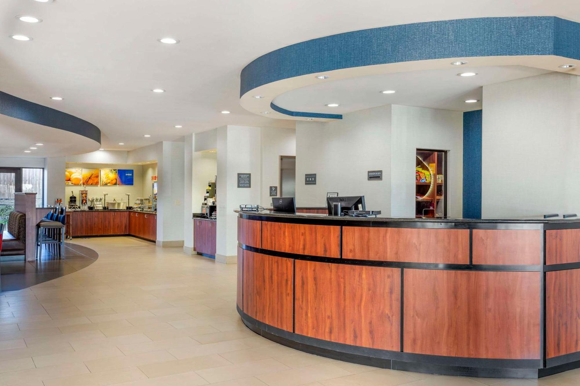 Comfort Suites Whitsett - Greensboro East Екстериор снимка