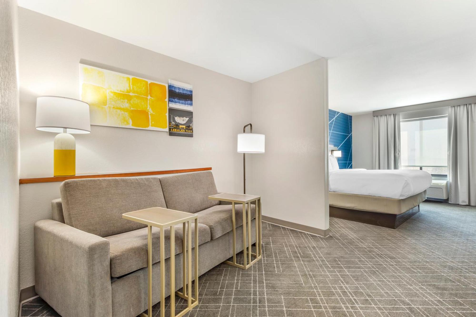 Comfort Suites Whitsett - Greensboro East Екстериор снимка