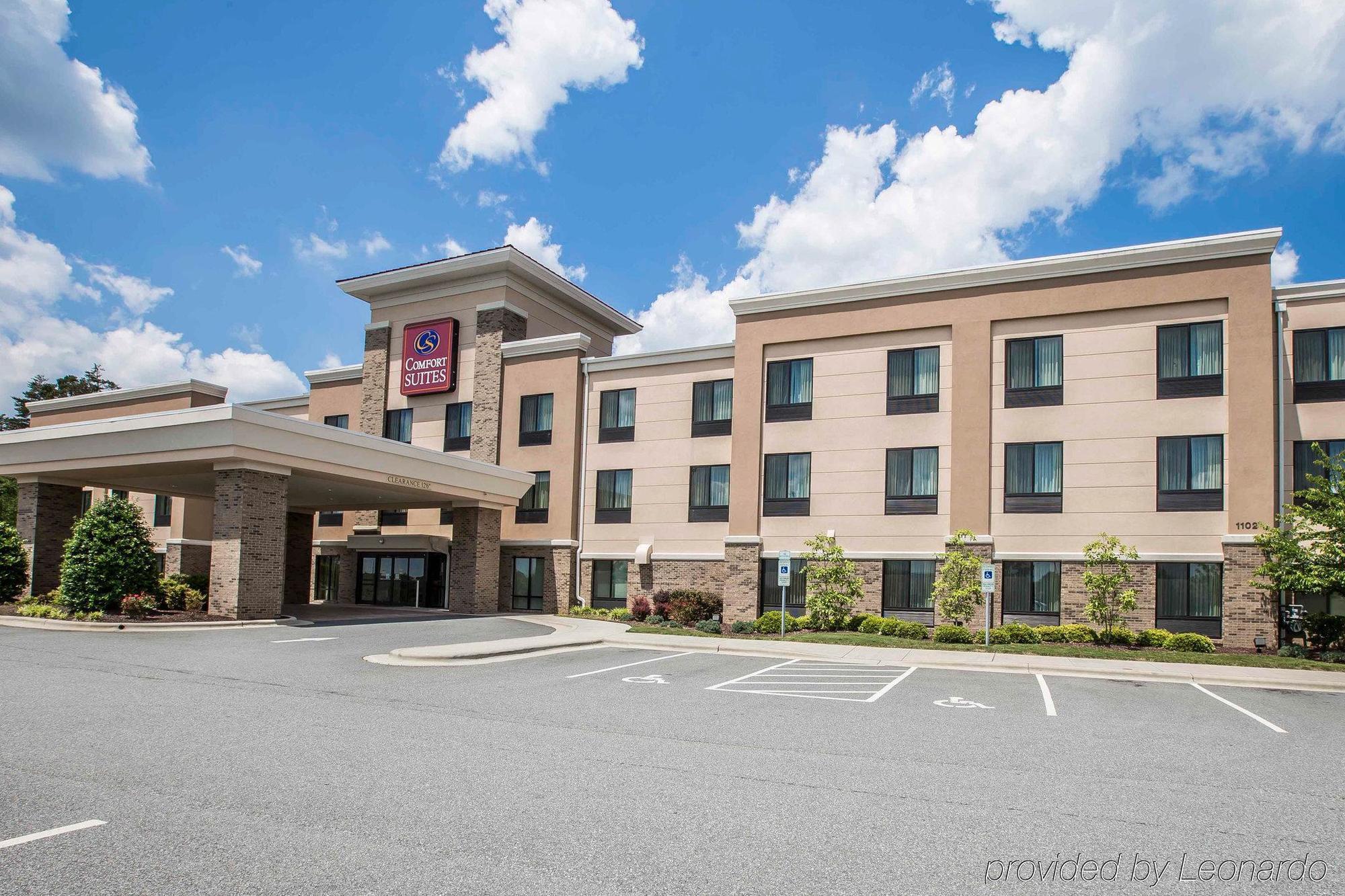 Comfort Suites Whitsett - Greensboro East Екстериор снимка