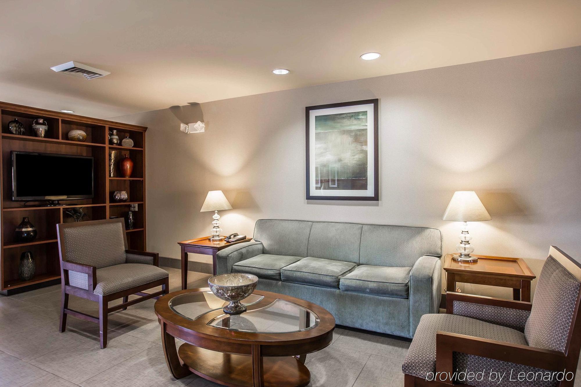 Comfort Suites Whitsett - Greensboro East Екстериор снимка