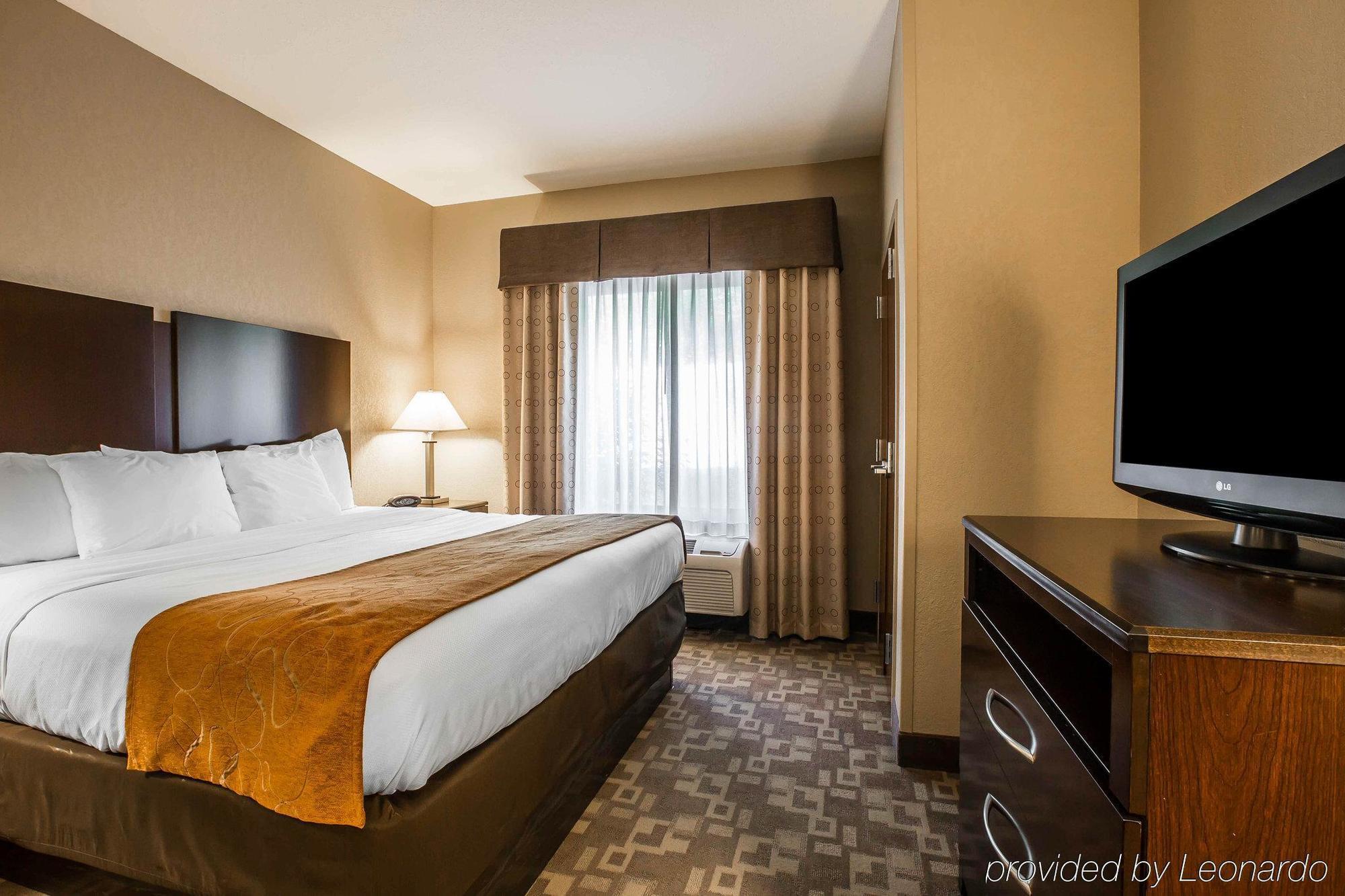 Comfort Suites Whitsett - Greensboro East Екстериор снимка