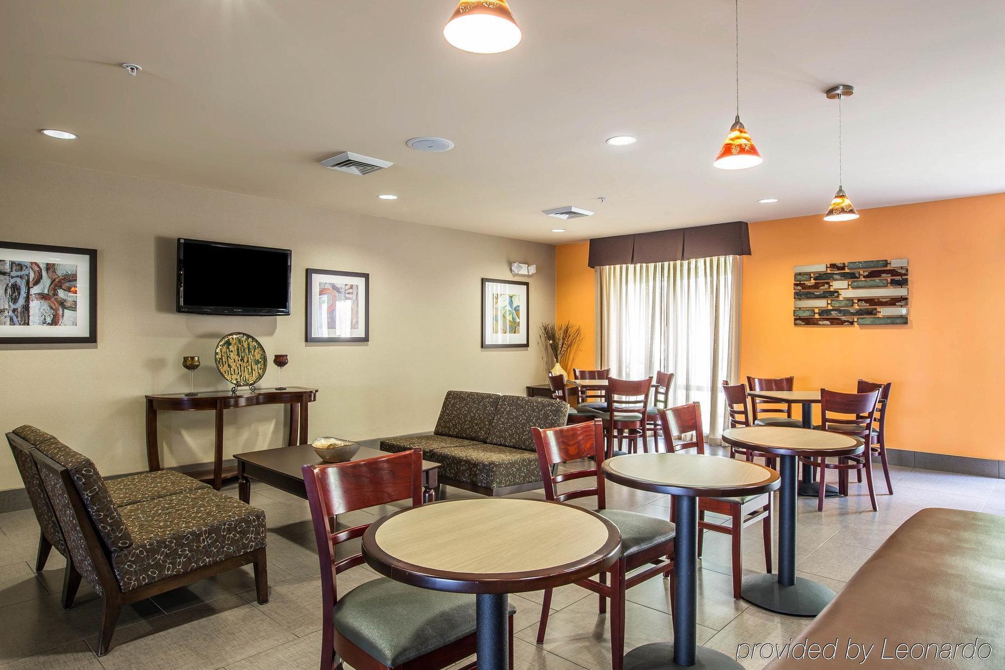 Comfort Suites Whitsett - Greensboro East Екстериор снимка