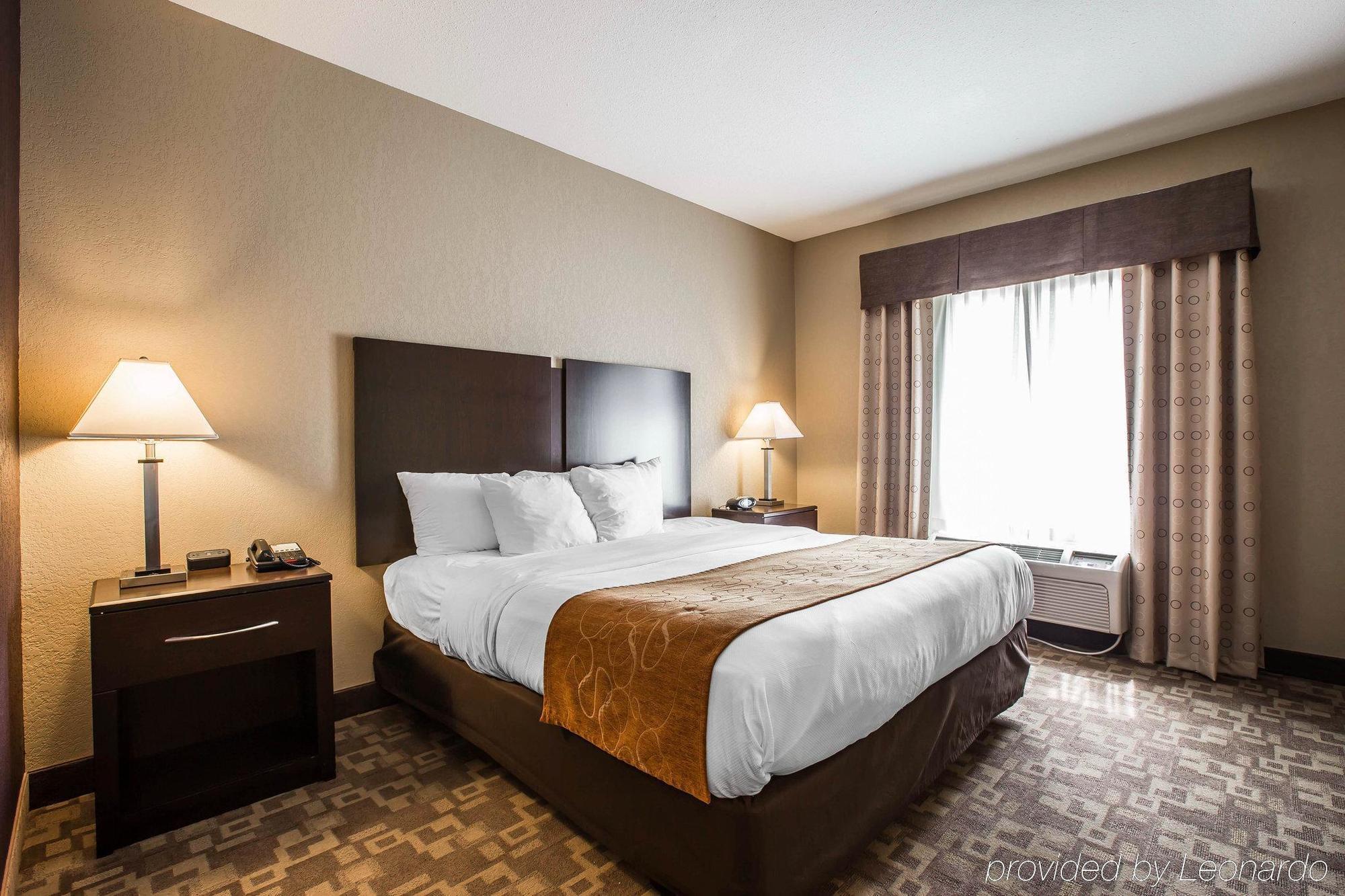 Comfort Suites Whitsett - Greensboro East Екстериор снимка