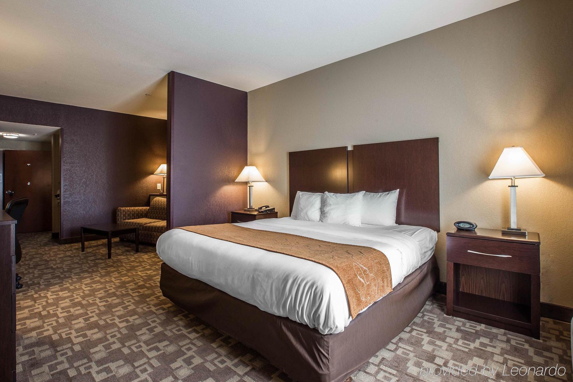 Comfort Suites Whitsett - Greensboro East Екстериор снимка