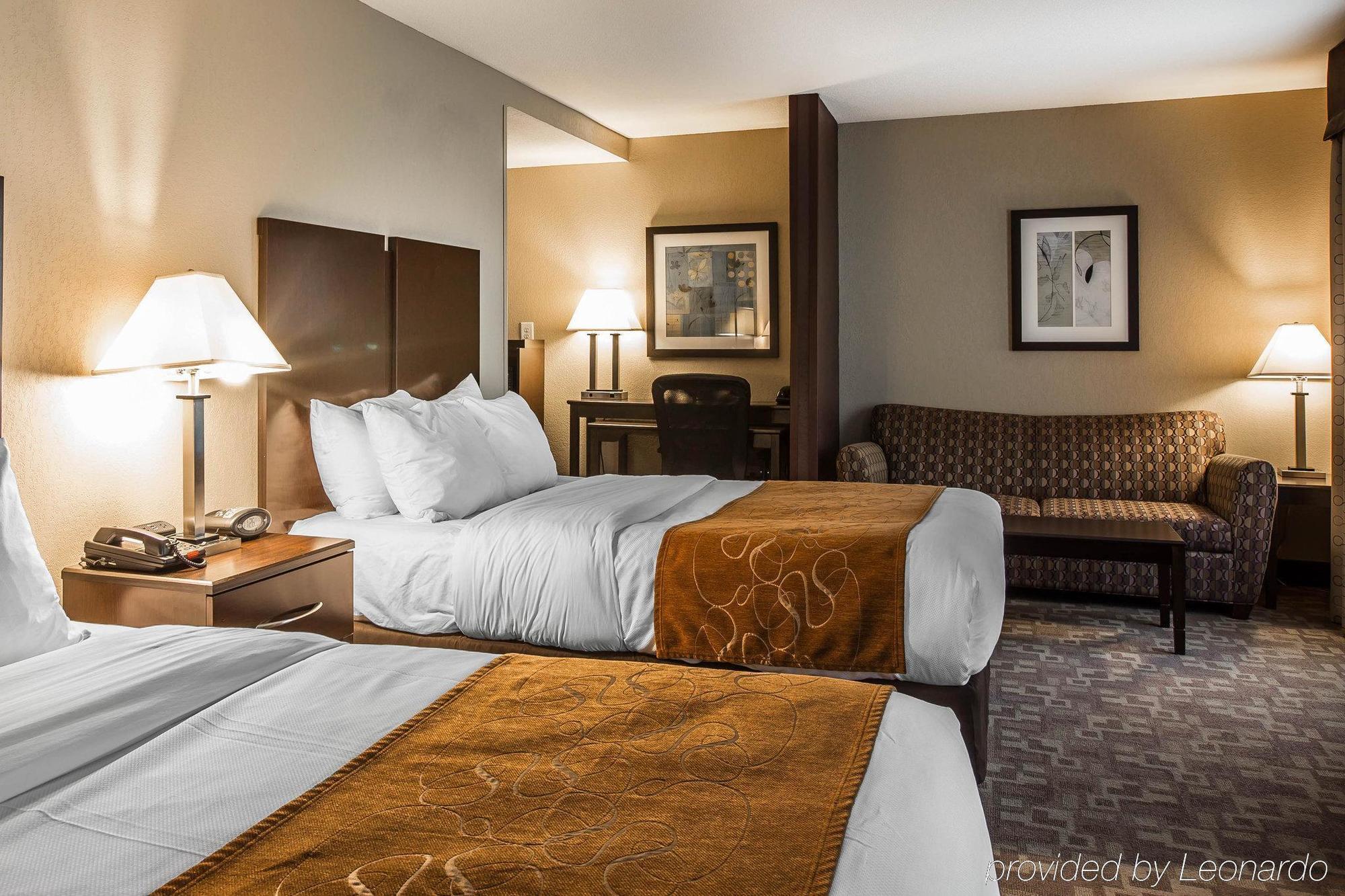 Comfort Suites Whitsett - Greensboro East Екстериор снимка